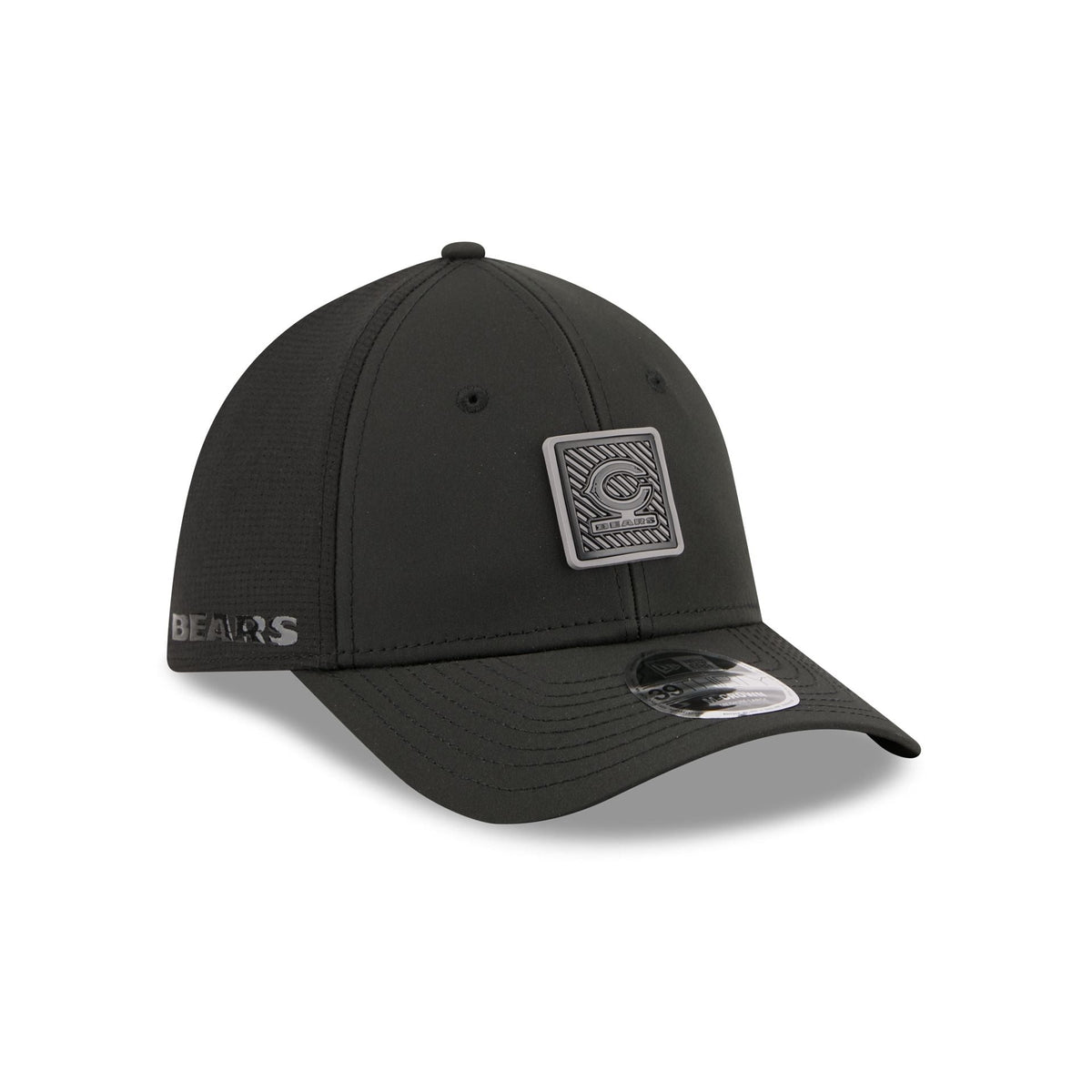 Chicago Bears 2026 Training Black 39THIRTY M-Crown Stretch-Fit Hat