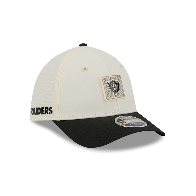 Las Vegas Raiders 2026 Training 39THIRTY M-Crown Stretch-Fit Hat