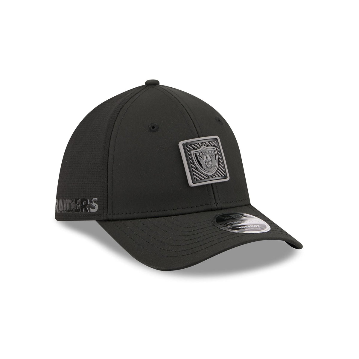 Las Vegas Raiders 2026 Training Black 39THIRTY M-Crown Stretch-Fit Hat