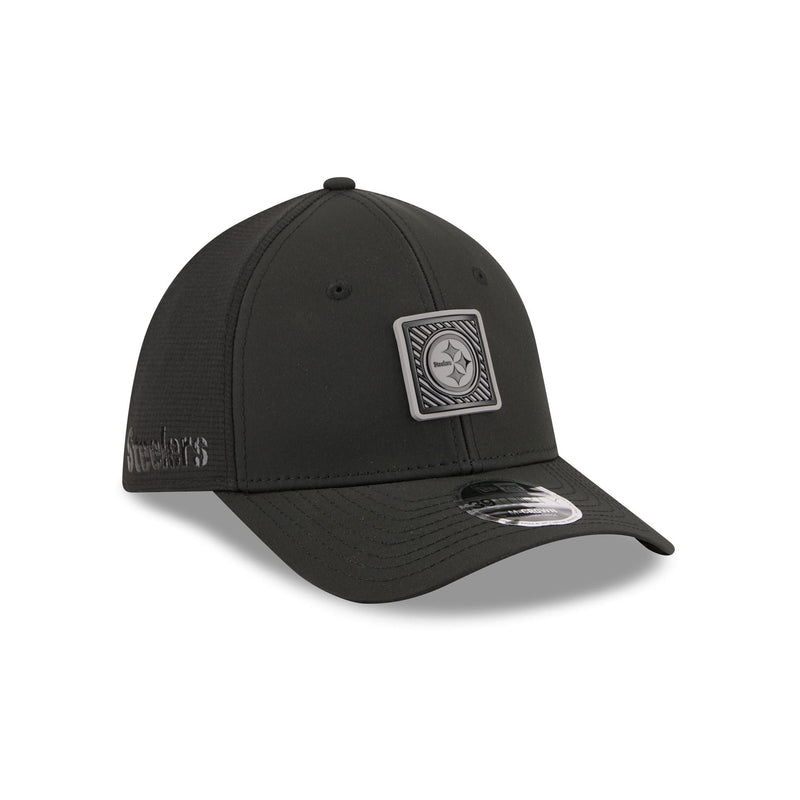 Pittsburgh Steelers 2026 Training Black 39THIRTY M-Crown Stretch-Fit Hat