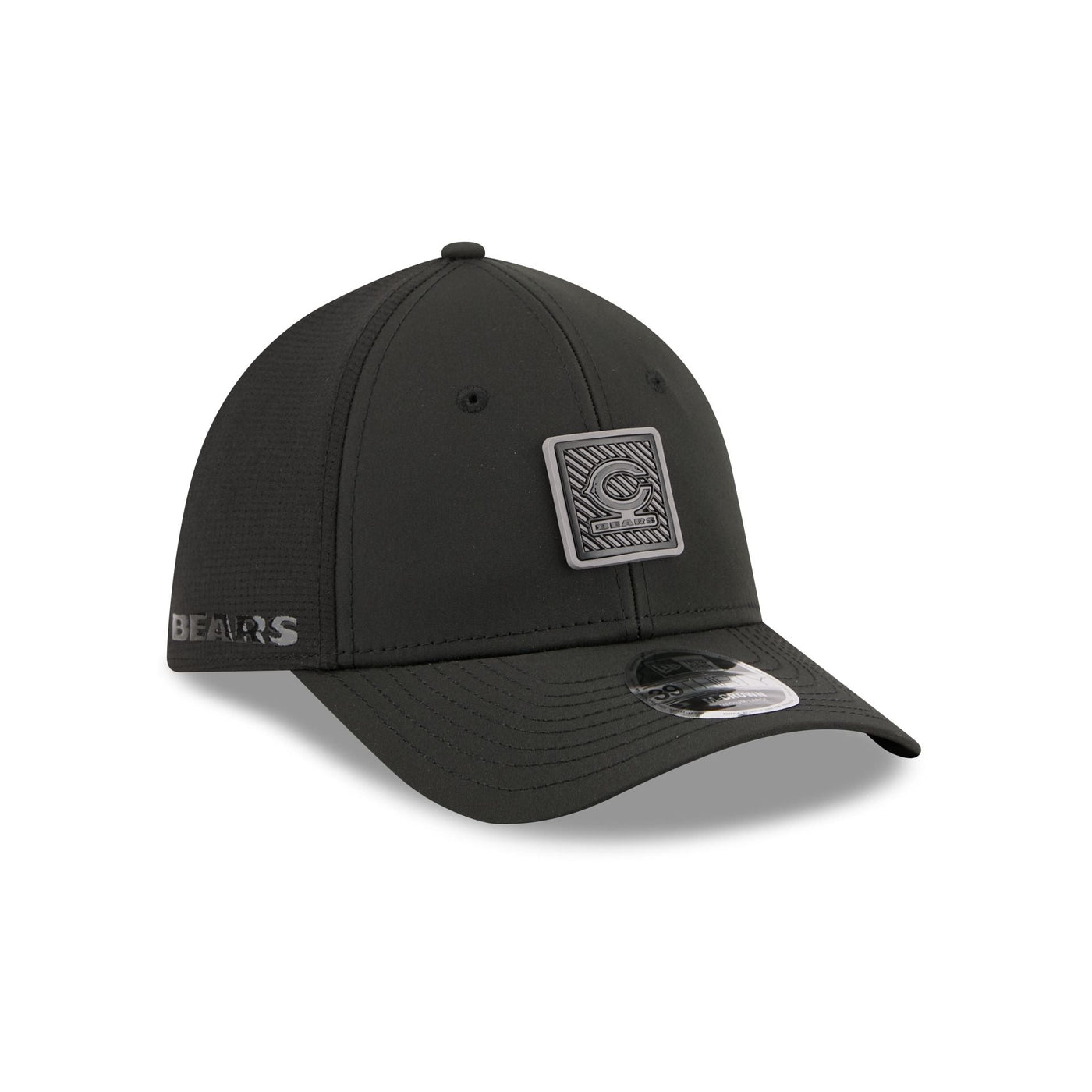 Chicago Bears 2026 Training Black 39THIRTY M-Crown Stretch-Fit Hat