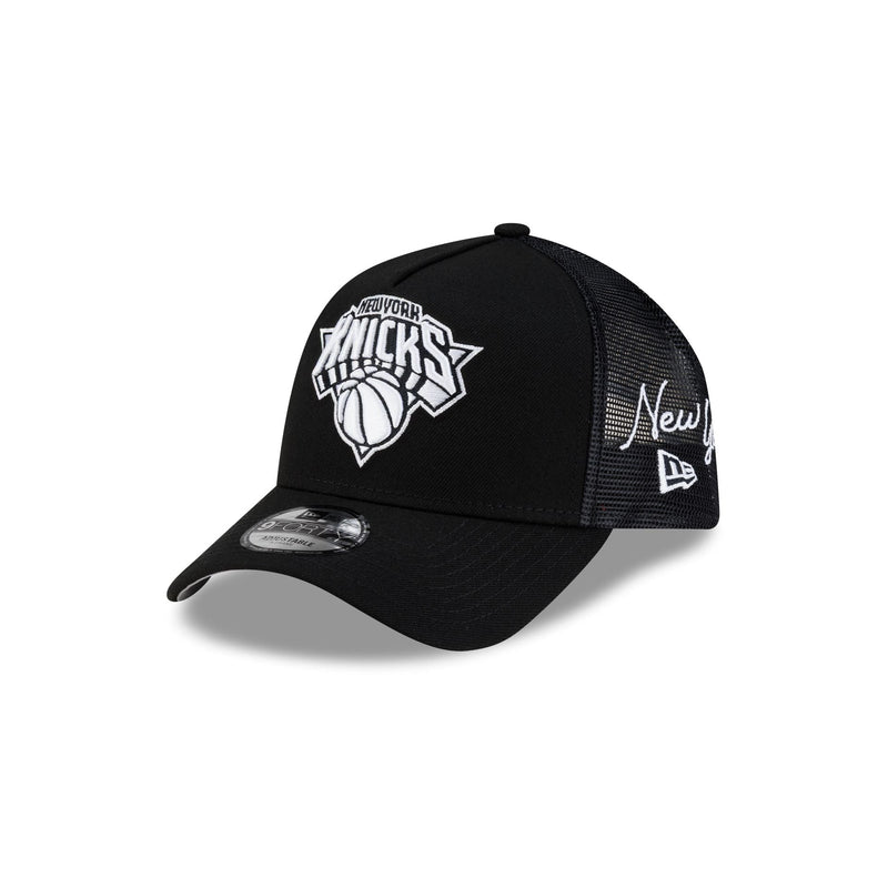 New York Knicks Side Script Black 9FORTY A-Frame Trucker Hat