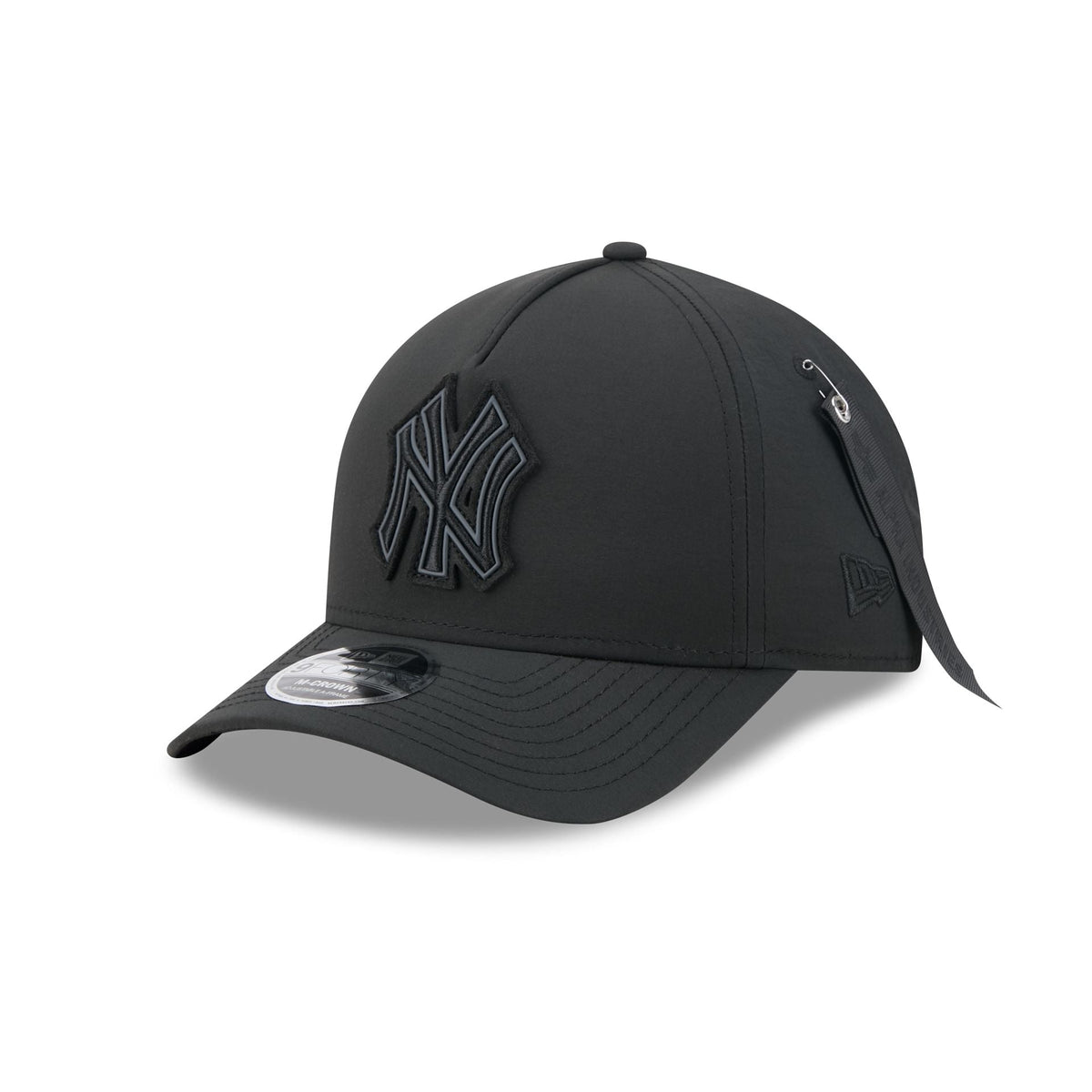 Alpha Industries x New York Yankees Nylon Black 9FORTY M-Crown A-Frame Snapback Hat
